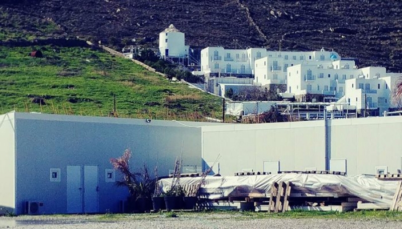 Η Μύκονος γίνεται... Πέραμα με τα κοντέινερ-σπίτια για τους εργαζόμενους