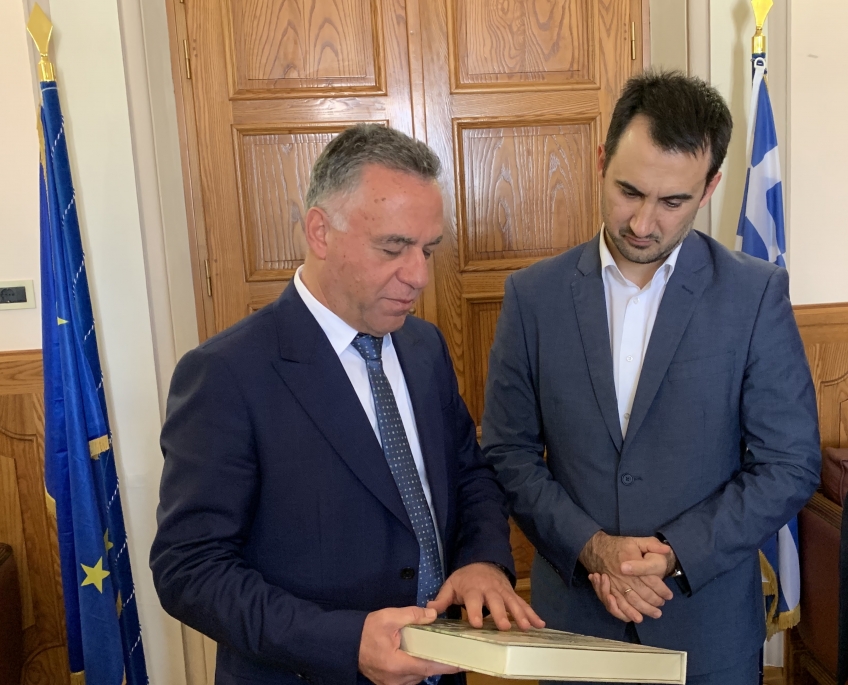 ΣΕ ΚΛΙΜΑ ΣΥΝΕΡΓΑΣΙΑΣ Η ΣΥΝΑΝΤΗΣΗ ΤΟΥ ΔΗΜΑΡΧΟΥ ΜΕ ΤΟΝ ΥΠΟΥΡΓΟ ΕΣΩΤΕΡΙΚΩΝ