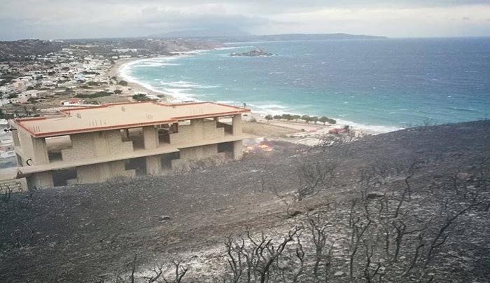 ΕΚΤΑΚΤΟ: Φωτιά σε δασική έκταση στην Κέφαλο