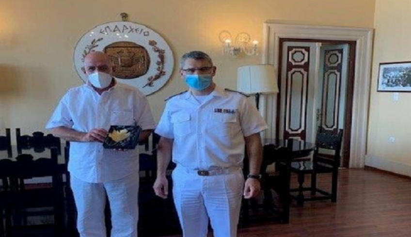 Με ιδιαίτερη χαρά υποδέχθηκε στο γραφείο του ο Έπαρχος Κω - Νισύρου, τον Περιφερειάρχη ΠΕΔΙΛΣ, Υποναύαρχο ΙΛΣ, κο Μάζη Αντώνιο