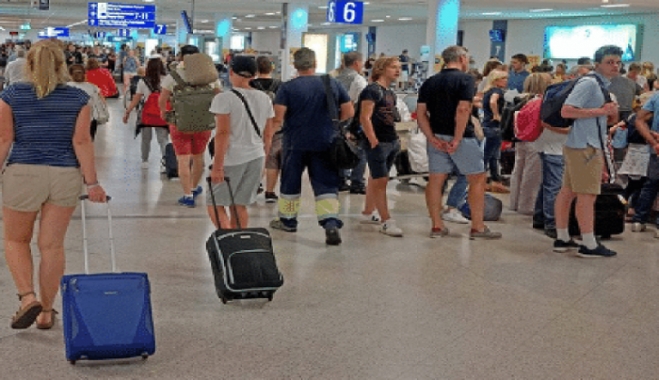 Υπ. Τουρισμού: Υποχρεωτικό αρνητικό τεστ σε τουρίστες από τη Ρωσία – Ολοι ακόμα και οι εμβολιασμένοι
