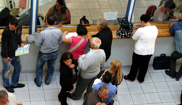 Καταιγίδα αναλήψεων στις τράπεζες