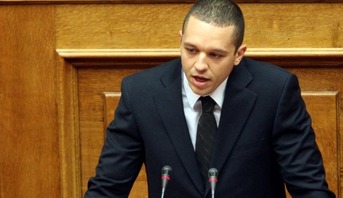 Κασιδιάρης: Ο Τσίπρας πήγε Λέσβο, γιατί στην Κω υποδέχονται τους κυβερνητικούς με γιαούρτια.ΒΙΝΤΕΟ