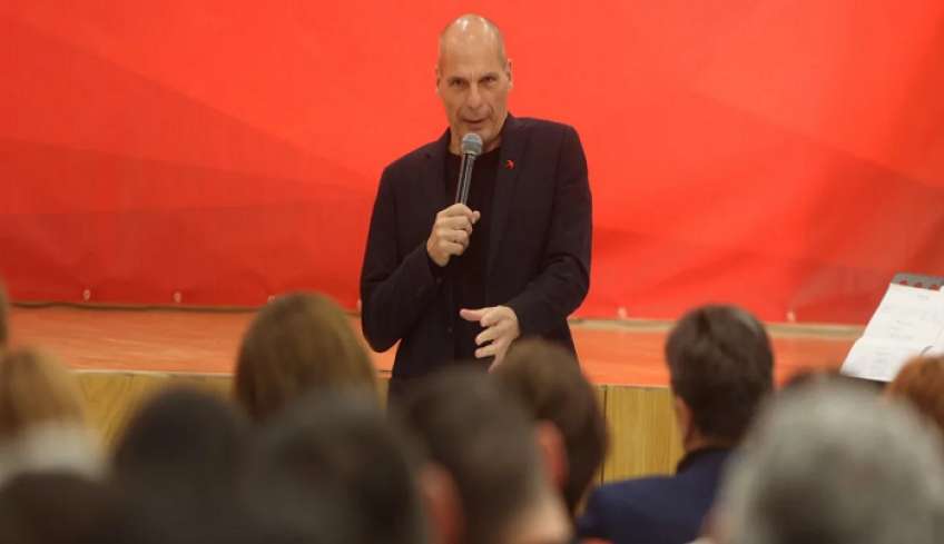 Επιμένει ο Βαρουφάκης: Αν κλείσουν οι τράπεζες, θα έχουμε «Δήμητρα» -Αν βγούμε από το ευρώ, επιστρέφουμε στη δραχμή