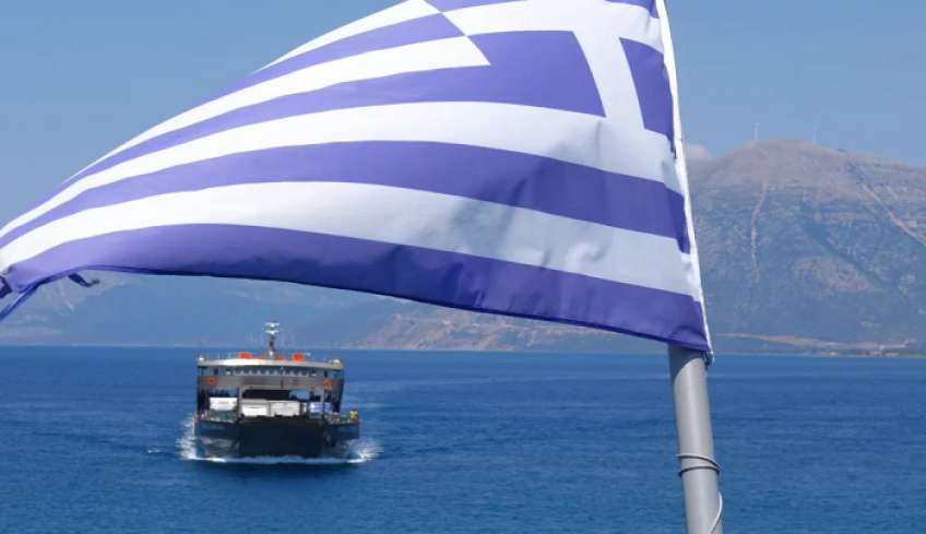 «Όπου φύγει φύγει» οι αδειούχοι του Ιουλίου, αυξημένη η κίνηση σε Πειραιά και Ραφήνα