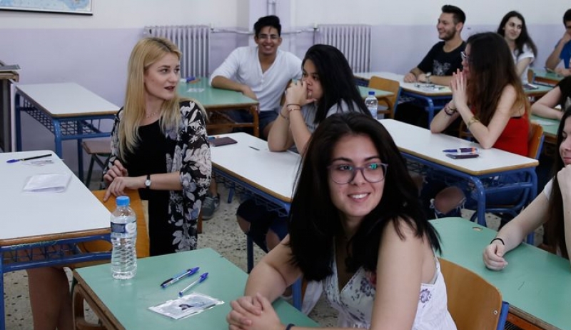 Πανελλαδικές 2018: Περισσότεροι φοιτητές, χαμηλότερες βάσεις