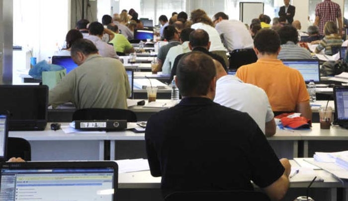 Στο ΦΕΚ η τροπολογία για μονιμοποίηση χιλιάδων συμβασιούχων στους δήμους