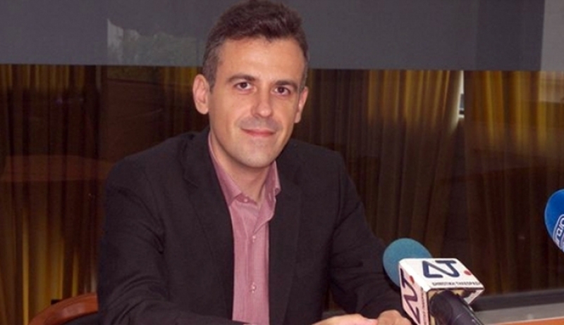 #Δίεση: Ο Δήμαρχος που επί 10 μήνες έβλεπε από το μπαλκόνι του γραφείου του το χάλι του λιμανιού και δεν έκανε τίποτα, σήμερα ανακάλυψε ότι… Καλά ξυπνητούρια!