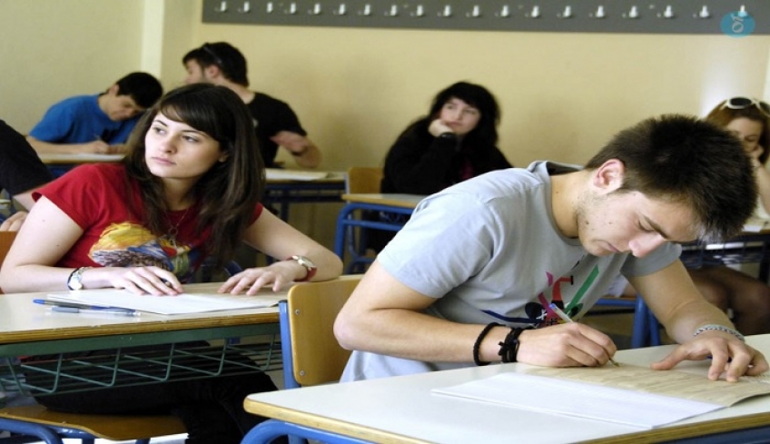 Δυσκολία θεμάτων και αύξηση θέσεων «πιέζουν» τις βάσεις