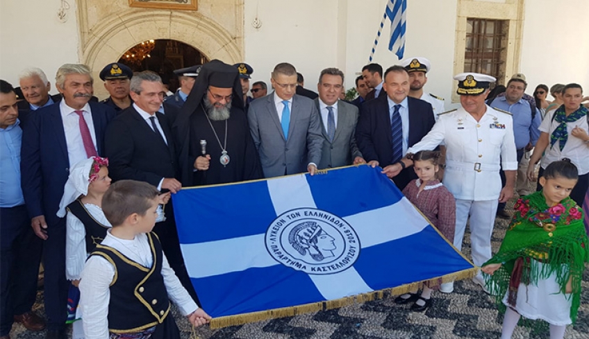 ΜΑΝΟΣ ΚΟΝΣΟΛΑΣ: «Στο Καστελόριζο, τη Ρω και τη Στρογγύλη χτυπά η καρδιά της Ελλάδας και της Ευρώπης»