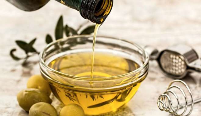 Ελαιόλαδο: Πώς διαμορφώνεται η φετινή παραγωγή σε Ελλάδα και Ισπανία - Οι εκτιμήσεις για τις τιμές
