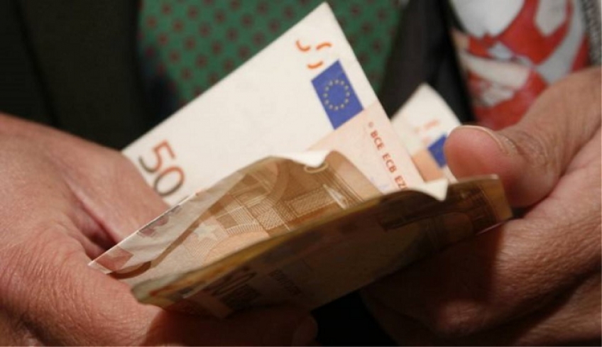Σε κίνδυνο ο 13ος και 14ος μισθός για χιλιάδες εργαζομένους