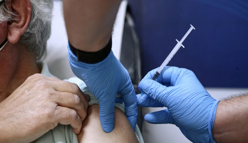 Ποιοι θα κάνουν την τρίτη δόση του εμβολίου από Σεπτέμβριο