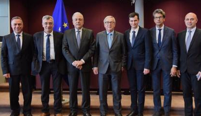 Ηγέτης Κυρίτσης την ώρα που οι δικοί μας ... πάνε παραλία