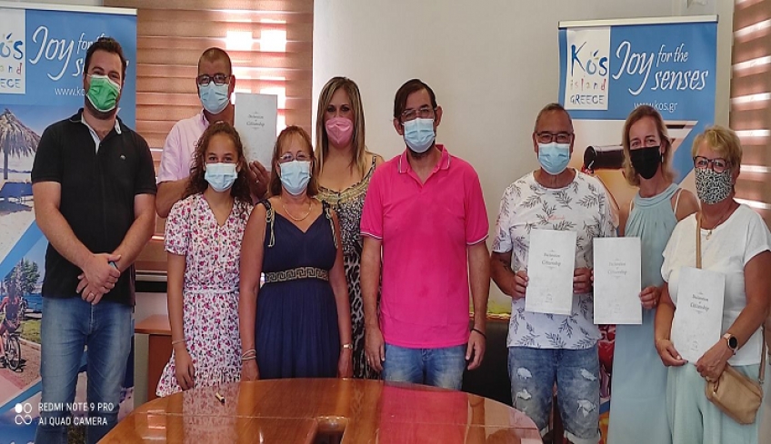 Τα μέλη μιας ολόκληρης οικογένειας από τη Μεγάλη Βρετανία ανακηρύχθηκαν τιμής ένεκεν ''Πολίτες της Κω''