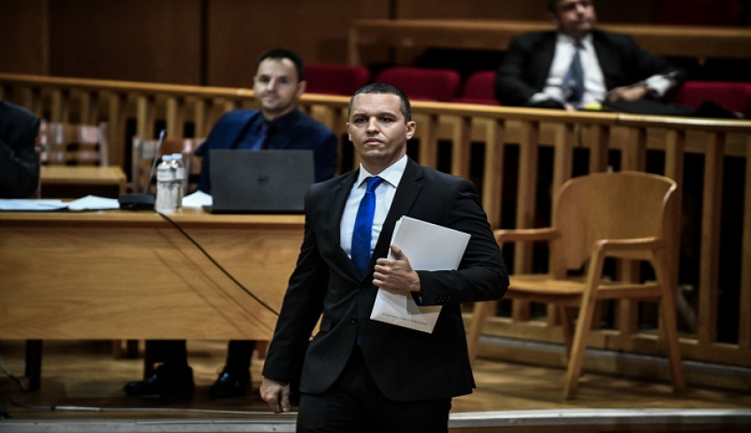Επίθεση Κασιδιάρη με απειλές και ύβρεις στο Δημοτικό Συμβούλιο - Η αντίδραση Μπακογιάννη