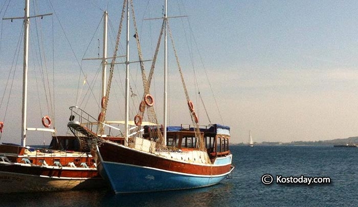 ΡΥΜΟΥΛΚΗΘΗΚΕ ένα ακόμη ΙΣΤΙΟΦΟΡΟ με περισσότερους από 100 ΜΕΤΑΝΑΣΤΕΣ (φωτό)