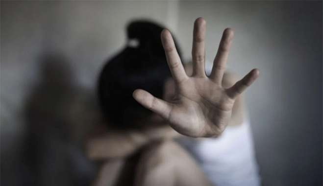 Συνελήφθησαν 2 ανήλικες για τον βάρβαρο ξυλοδαρμό της 17χρονης – Τραβούσαν σε βίντεο τα βασανιστήριά της