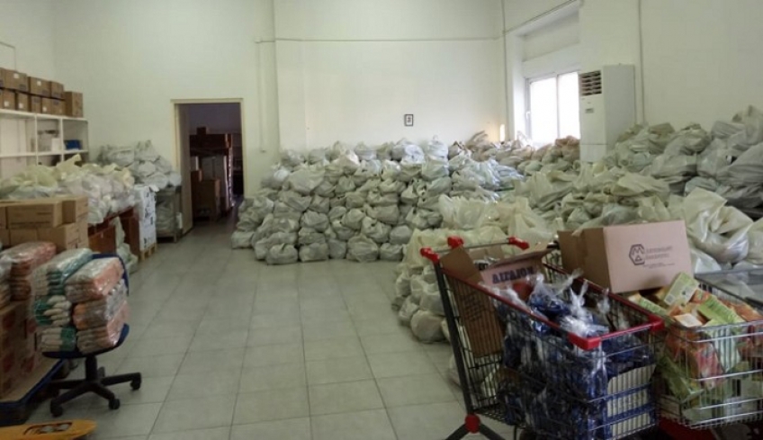 Ξεκίνησε η διανομή τροφίμων από την περιφέρεια και το Κοινωνικό Παντοπωλείο