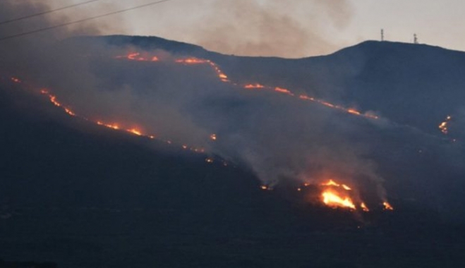 Εφιαλτική νύχτα στη Ζάκυνθο: Εκτός ελέγχου δυο πυρκαγιές -Έξι τα μέτωπα