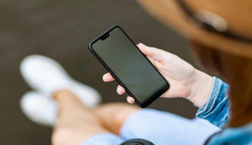Προσοχή για τραπεζικές απάτες μέσω sms: «Μου άδειασαν ένα λογαριασμό με 13.300 ευρώ (βίντεο)