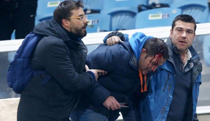 Σοβαρά επεισόδια στο Καυτανζόγλειο-Μάχες σώμα με σώμα οπαδών με Αστυνομικούς (βίντεο)
