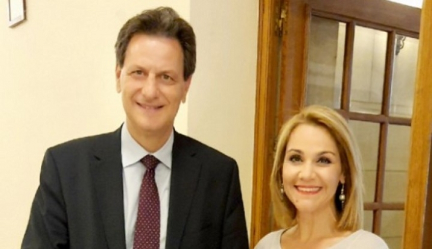 Ψηφίστηκε από τη Βουλή η ρύθμιση ανάσα για τις εποχικές επιχειρήσεις και τις επιταγές