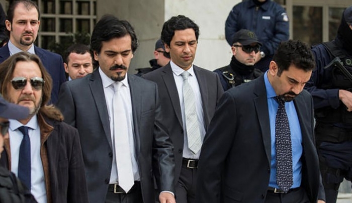 Σε στρατόπεδο οι οκτώ Τούρκοι αξιωματικοί υπό το φόβο απαγωγής ή δολοφονίας