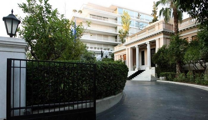 Μαξίμου: Ναι σε επιπλέον μέτρα 3 δισ. μόνο με ελάφρυνση του χρέους-Ποια είναι αυτά