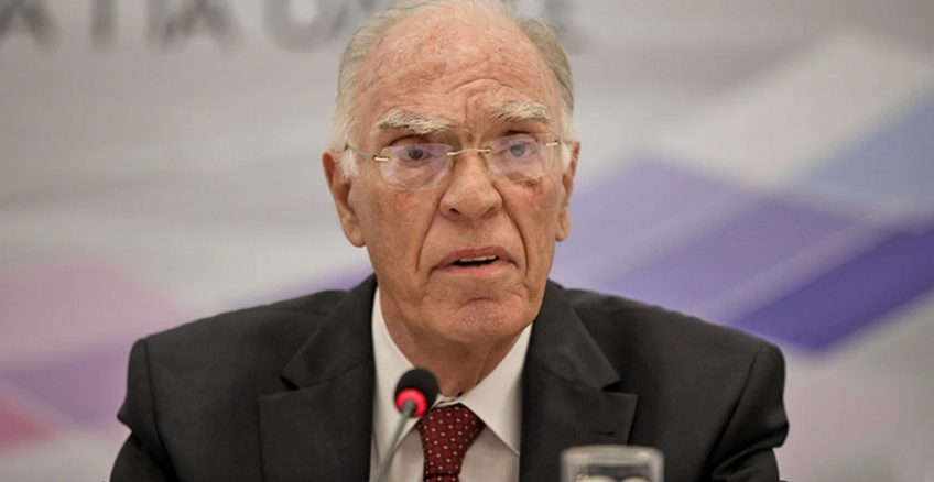 Διασωληνώθηκε ξανά ο Βασίλης Λεβέντης - Επιδεινώθηκε η κατάστασή του