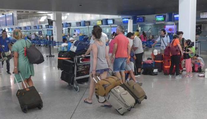 Μειώνεται ο μέσος όρος παραμονής των τουριστών στη χώρα μας