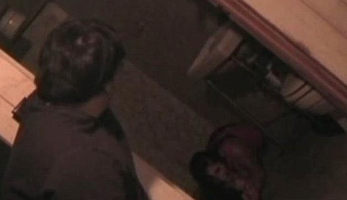 Βίντεο-σοκ: Εξαφανισμένη «εντοπίστηκε» σε υπόγειο σε viral του YouTube δεμένη γυμνή