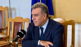 ΜΑΝΟΣ ΚΟΝΣΟΛΑΣ: «Ενισχύονται οι υπηρεσίες διαβατηριακού ελέγχου στη Β’ Αστυνομική Διεύθυνση Δωδεκανήσου και άλλες υπηρεσίες»