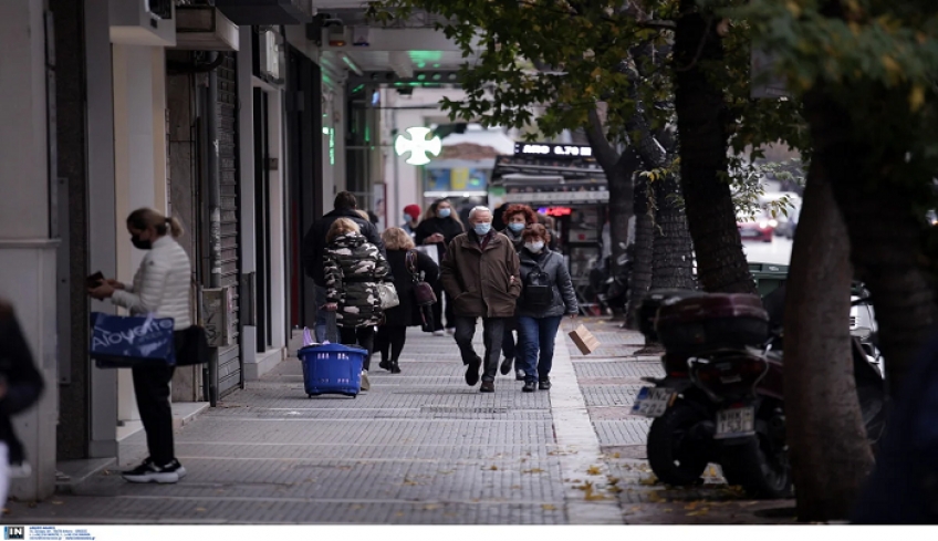 Το όριο των εννέα ατόμων στο χριστουγεννιάτικο τραπέζι, τι ζητούν οι ειδικοί και η απάντηση Πέτσα στο Dnews