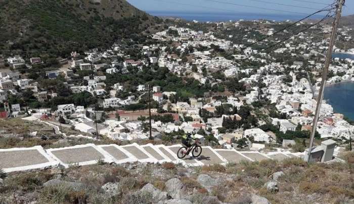 Λέρος: Φιλική και «με τη… βούλα» προς τους ποδηλάτες