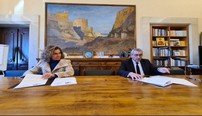 Ανάμεσα στα κάλαντα, υπογραφές έργων από την Περιφέρεια