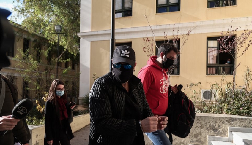 Νότης Σφακιανάκης: Εξηγήσεις στο αυτόφωρο αναμένεται να δώσει σήμερα ο τραγουδιστής