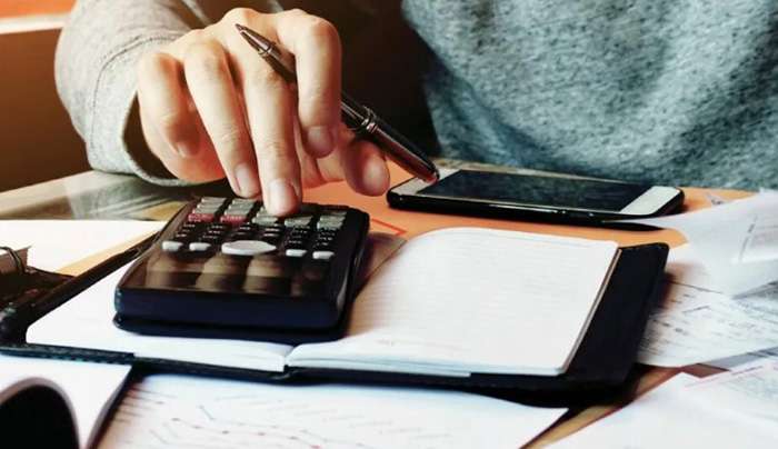 Μέτρα ανακούφισης για εταιρείες και επαγγελματίες