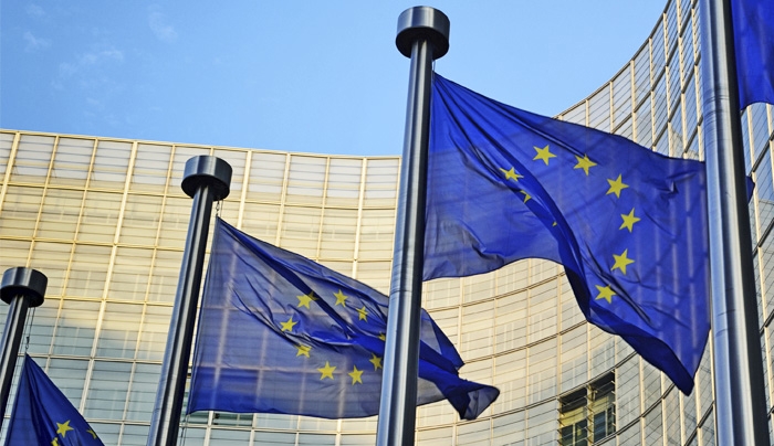 Κομισιόν: Βοήθεια 35 δισ. ευρώ στην Ελλάδα μέχρι το 2020