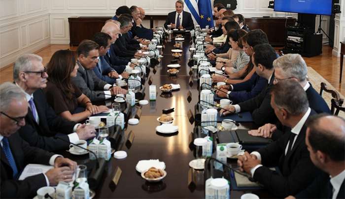 Καύσιμα: Με €200 εκατ. σχεδιάζει να μειώσει τις τιμές σε βενζίνη και diesel η κυβέρνηση