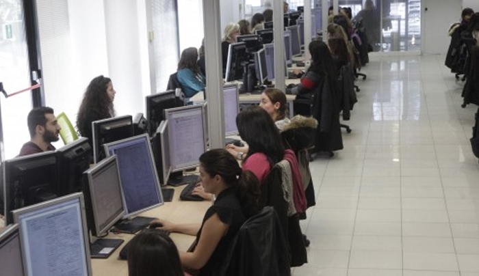 Δημόσιο: Αυξήσεις μισθών ως και 8% σε προϊσταμένους! - Πάγωμα και μειώσεις στους υπόλοιπους με δημιουργία υπαλλήλων δύο ταχυτήτων