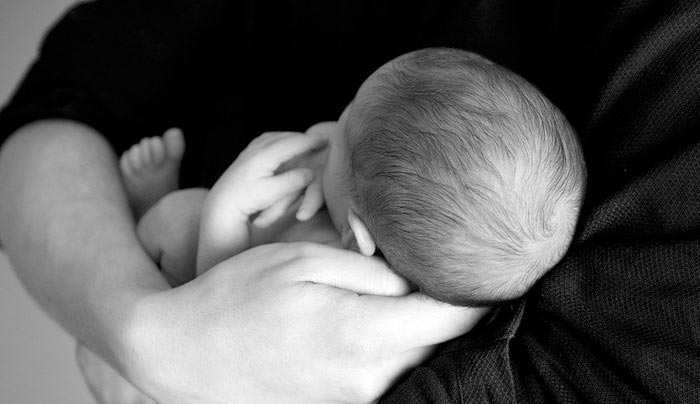 Προσπάθησε να πουλήσει το μωρό της για 40.000 ευρώ