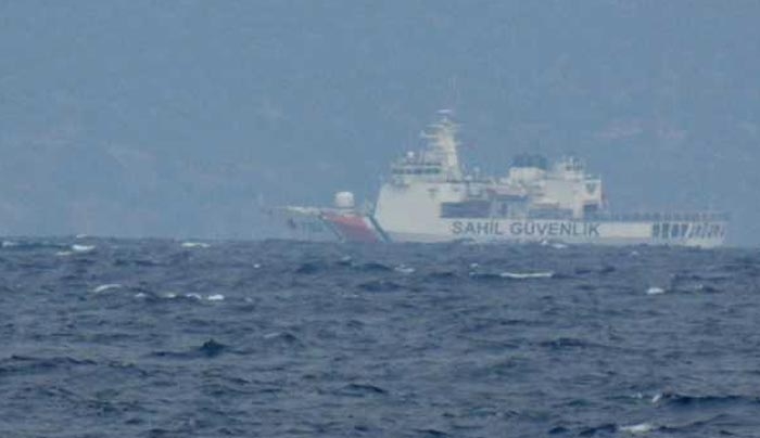 «Θα σεβαστούμε το διεθνές δίκαιο στο προσφυγικό», απαντάει η Τουρκία