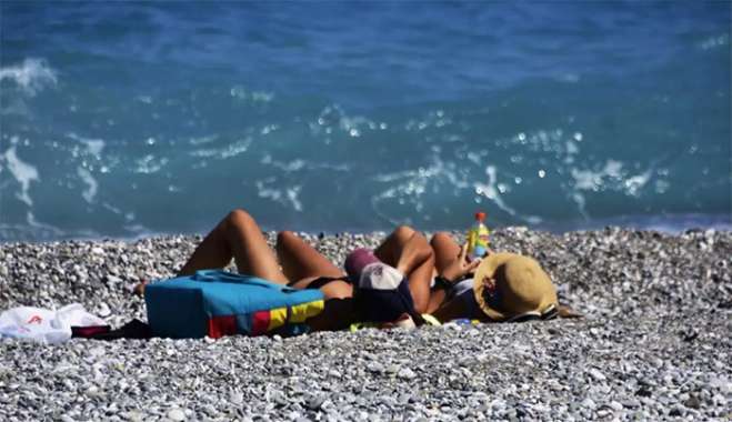 Καιρός σήμερα: Ξεκινά ο καύσωνας με 39αρια