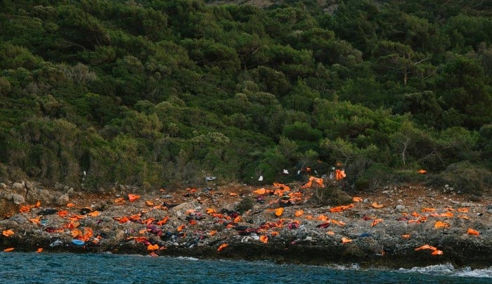 Συγκλονιστικές μαρτυρίες εθελοντών και προσφύγων από τη Σάμο (Βίντεο)