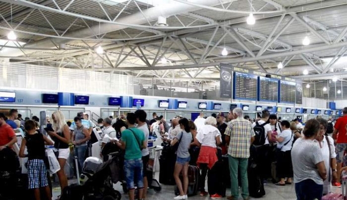 «Αναταράξεις» στις αεροπορικές εν μέσω ρεκόρ επιβατικής κίνησης