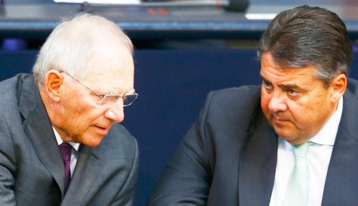 Γκάμπριελ εναντίον Σόιμπλε για το θέμα του χρέους