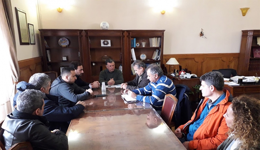 Σύσκεψη για την εξέλιξη των έργων στο εσωτερικό λιμάνι είχε ο Δήμαρχος Θεοδόσης Νικηταράς
