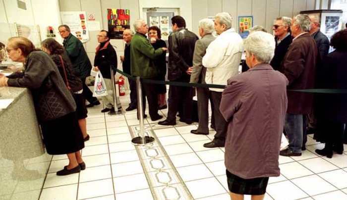 Κατώτατη σύνταξη 260 ευρώ για 30.000 ανασφάλιστους - Ποιοι τη δικαιούνται