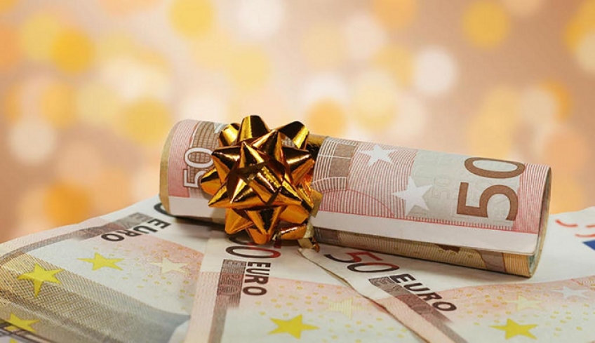 Δώρο Χριστουγέννων: Τι προβλέπεται για τους εργαζόμενους σε αναστολή